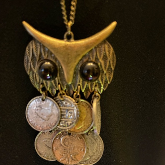 Owl necklace from Torrid - Picture 3 of 4